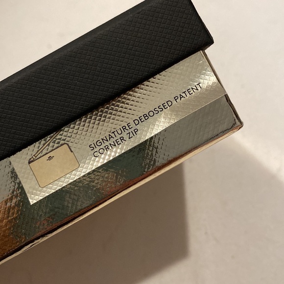 Coach Signature Debossed Patent Corner Zip Wristlet Clutch Wallet - Picture 2 of 5